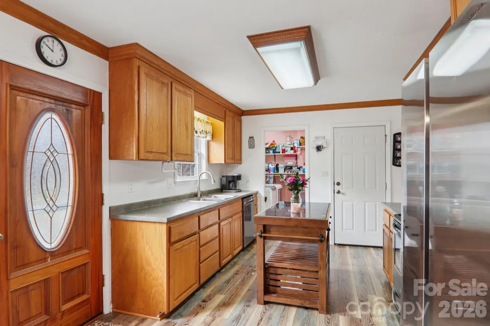 130 Crestview Street Canton, NC 28716