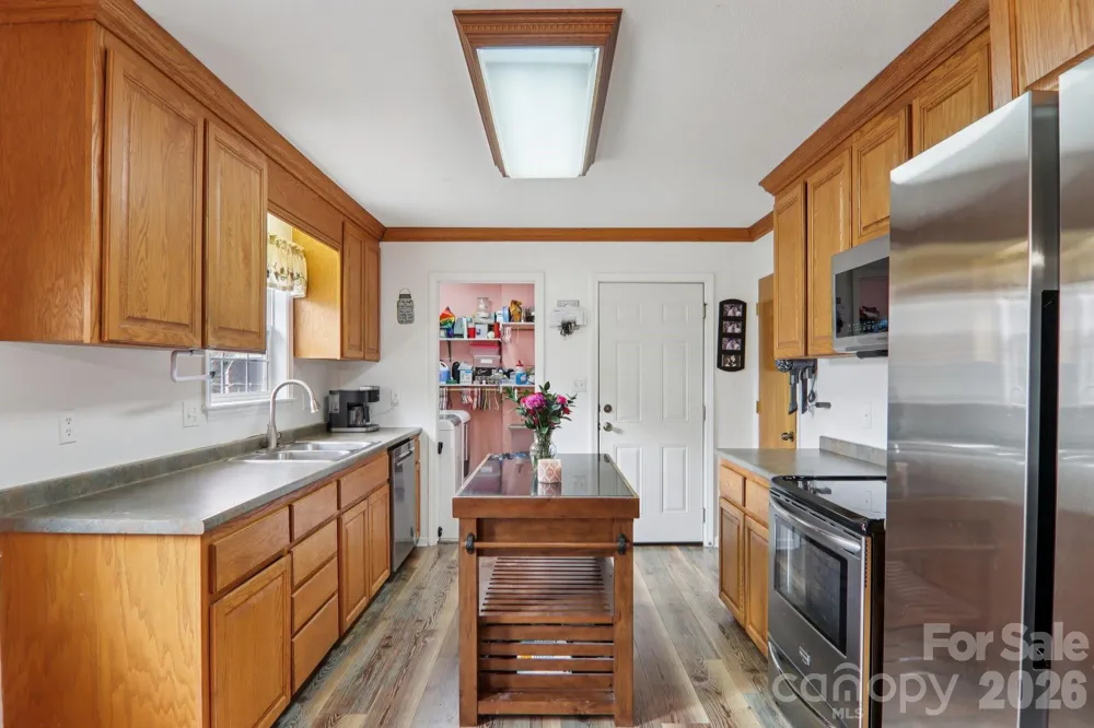 130 Crestview Street Canton, NC 28716