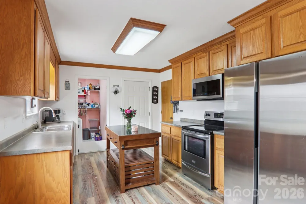 130 Crestview Street Canton, NC 28716