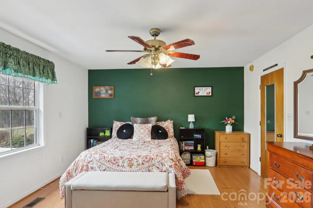 130 Crestview Street Canton, NC 28716