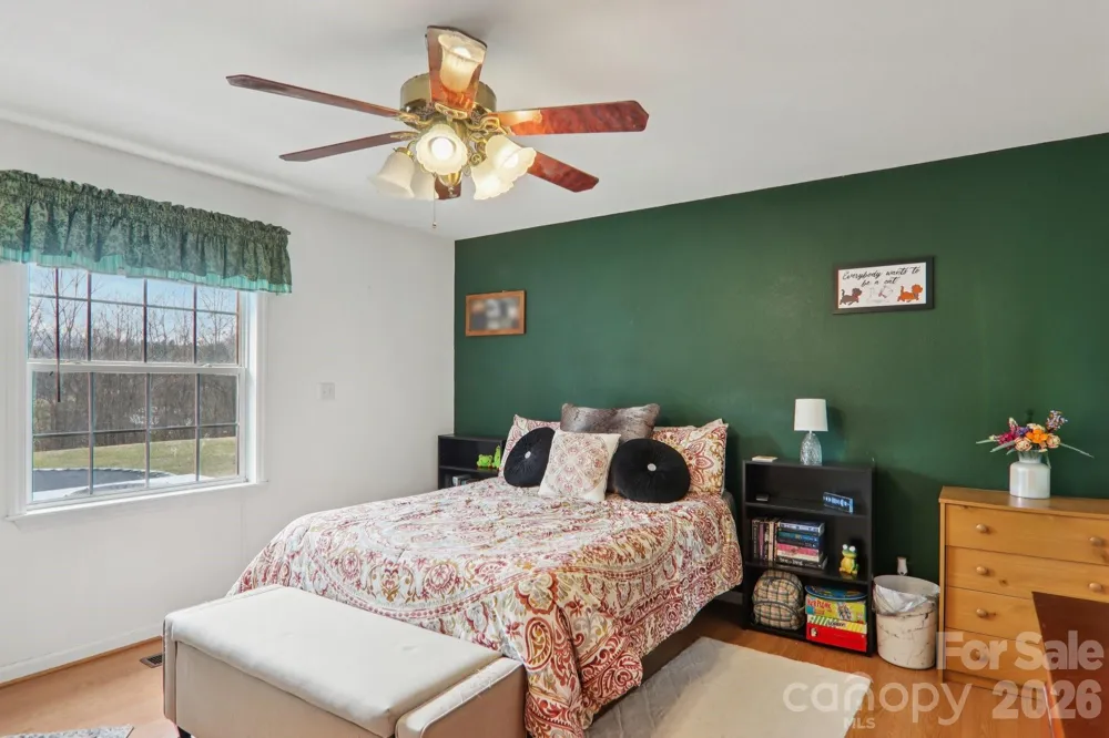130 Crestview Street Canton, NC 28716