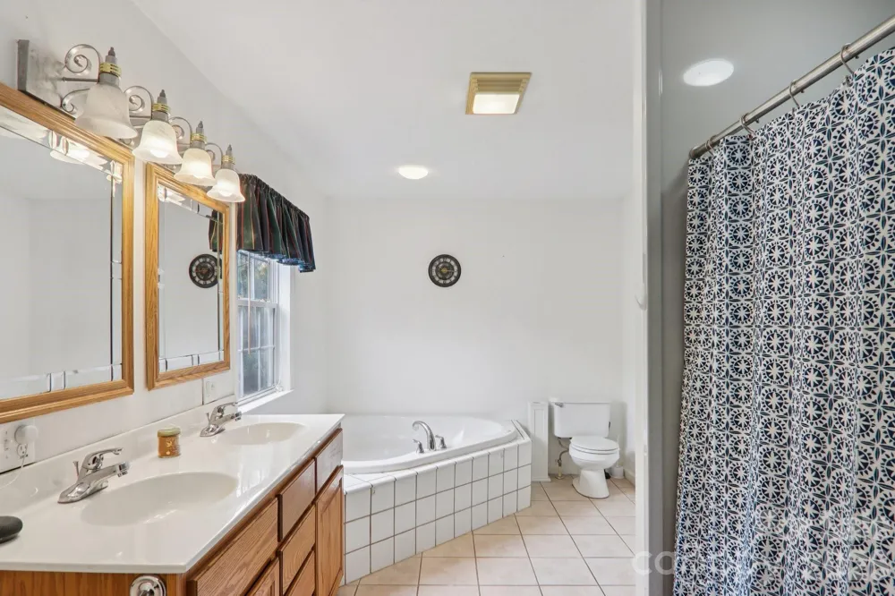 130 Crestview Street Canton, NC 28716