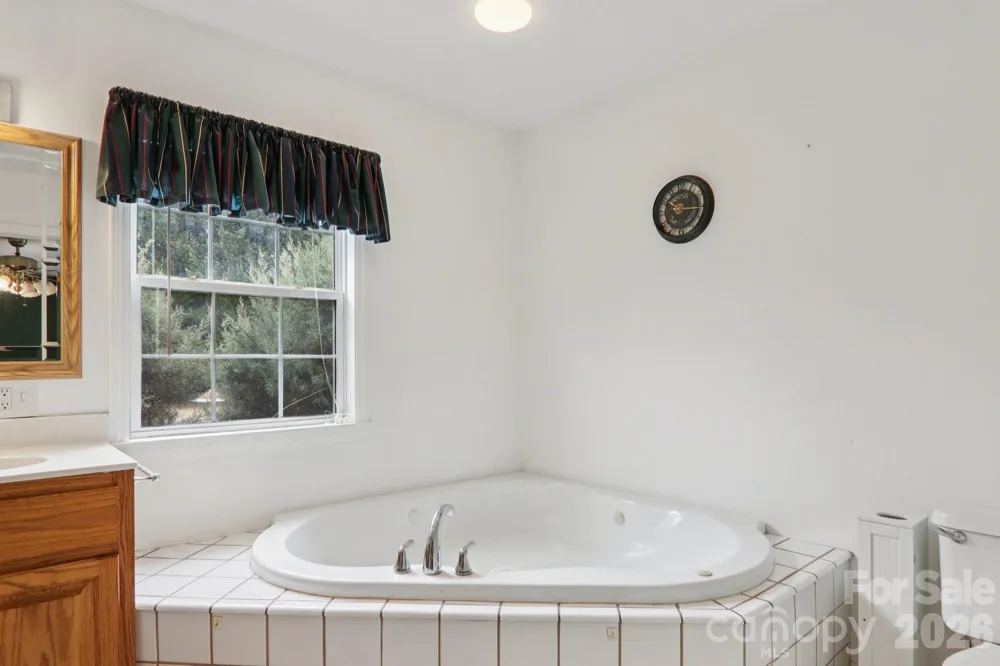 130 Crestview Street Canton, NC 28716