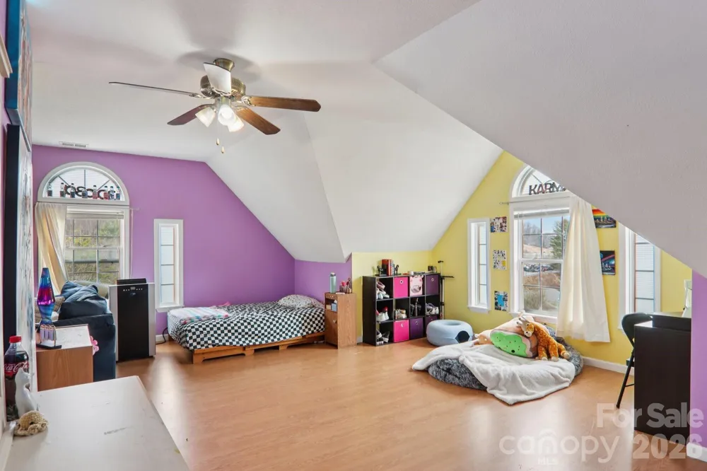 130 Crestview Street Canton, NC 28716