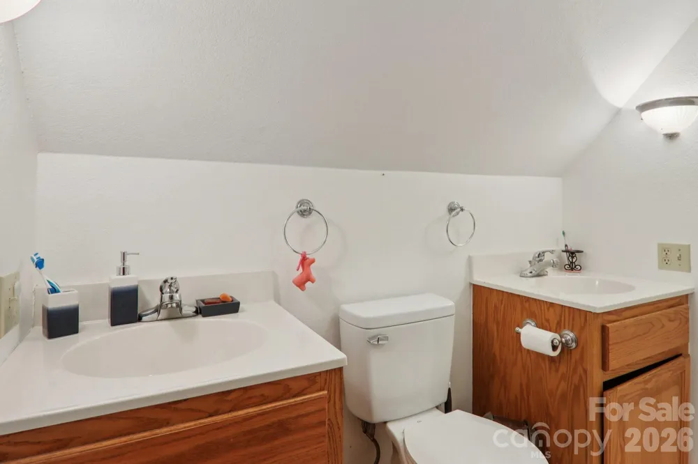 130 Crestview Street Canton, NC 28716