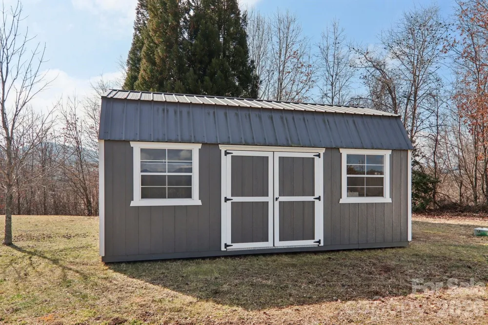 130 Crestview Street Canton, NC 28716