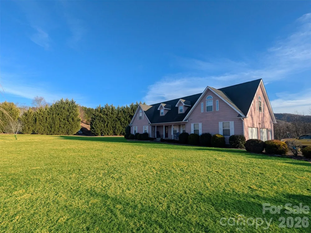 130 Crestview Street Canton, NC 28716