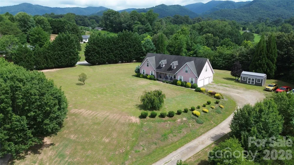 130 Crestview Street Canton, NC 28716