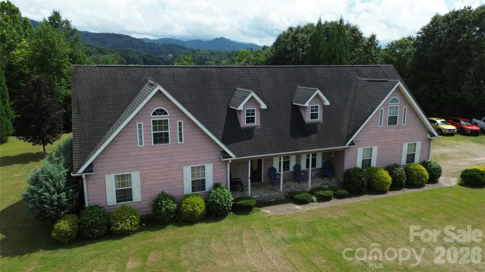 130 Crestview Street Canton, NC 28716