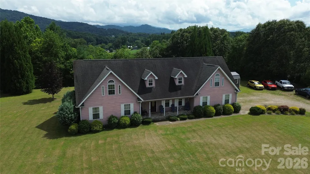 130 Crestview Street Canton, NC 28716