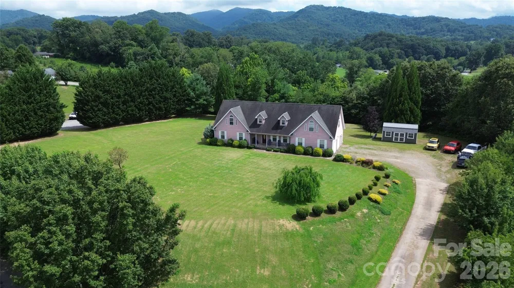 130 Crestview Street Canton, NC 28716