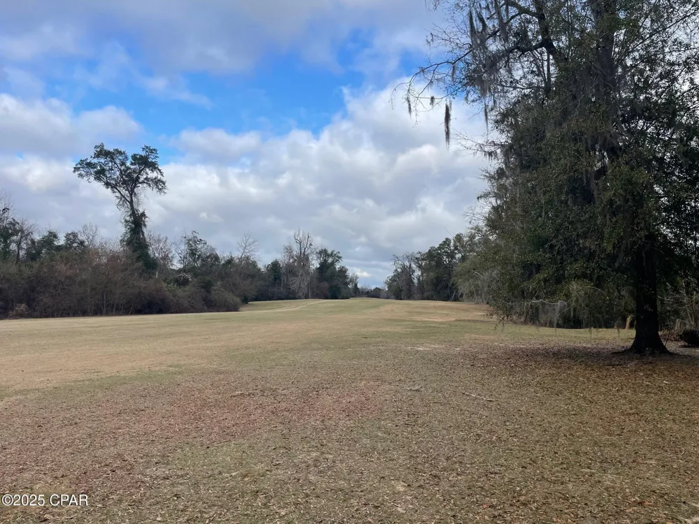 22 Oak Drive Marianna, FL 32446