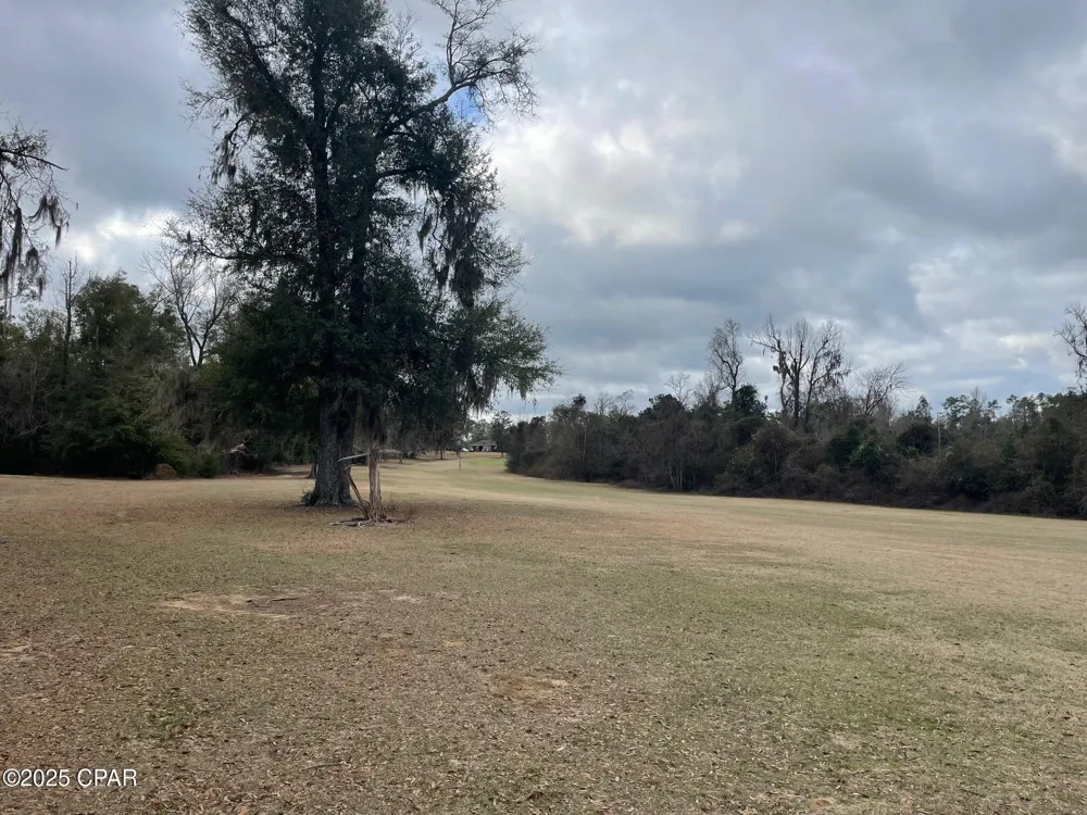 22 Oak Drive Marianna, FL 32446
