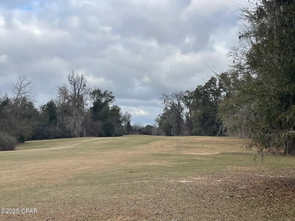 22 Oak Drive Marianna, FL 32446