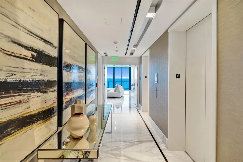 19575 Collins Ave #16 Sunny Isles Beach, FL 33160
