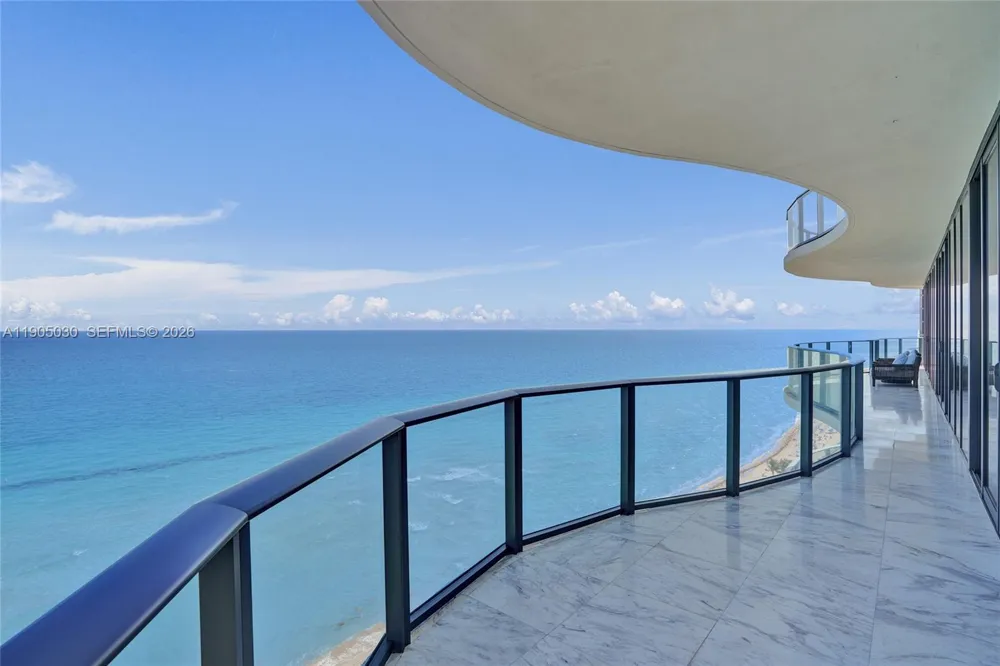 19575 Collins Ave #16 Sunny Isles Beach, FL 33160