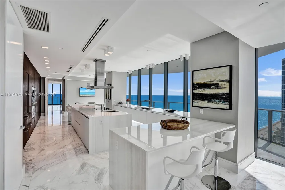19575 Collins Ave #16 Sunny Isles Beach, FL 33160