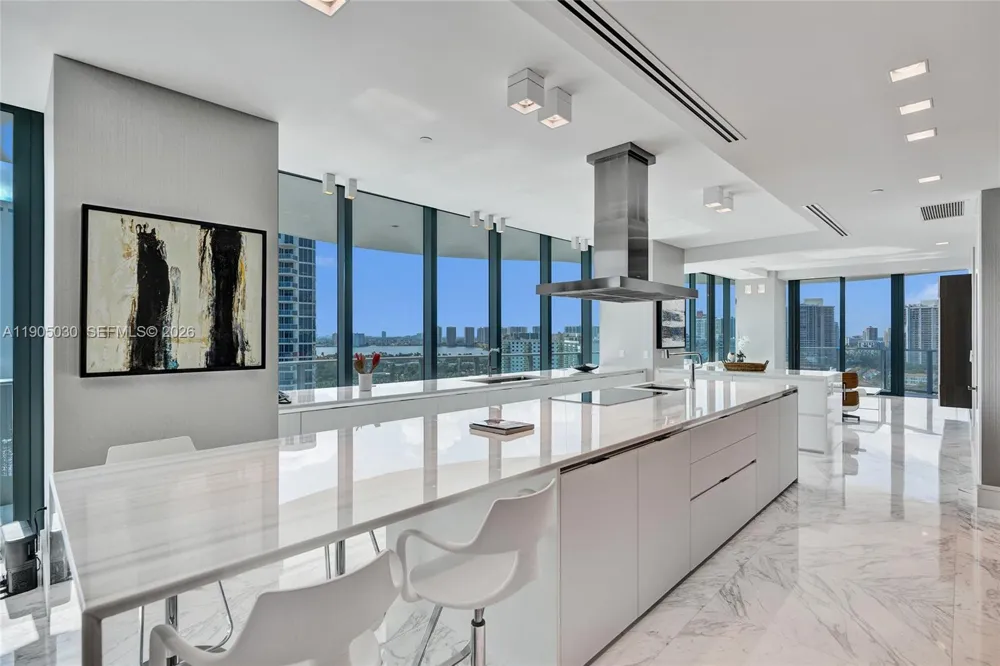19575 Collins Ave #16 Sunny Isles Beach, FL 33160