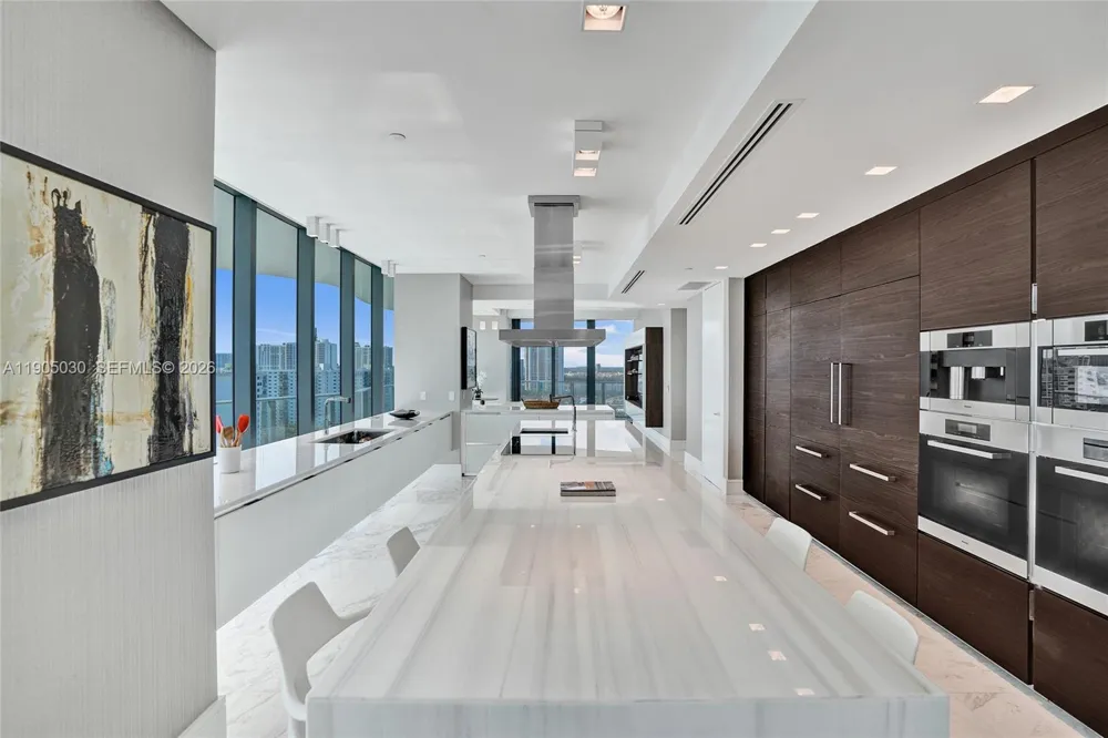 19575 Collins Ave #16 Sunny Isles Beach, FL 33160
