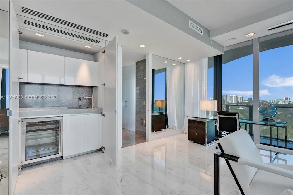 19575 Collins Ave #16 Sunny Isles Beach, FL 33160