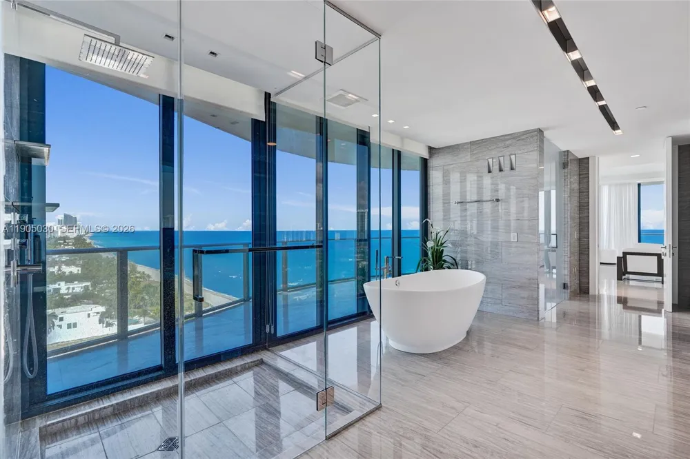 19575 Collins Ave #16 Sunny Isles Beach, FL 33160
