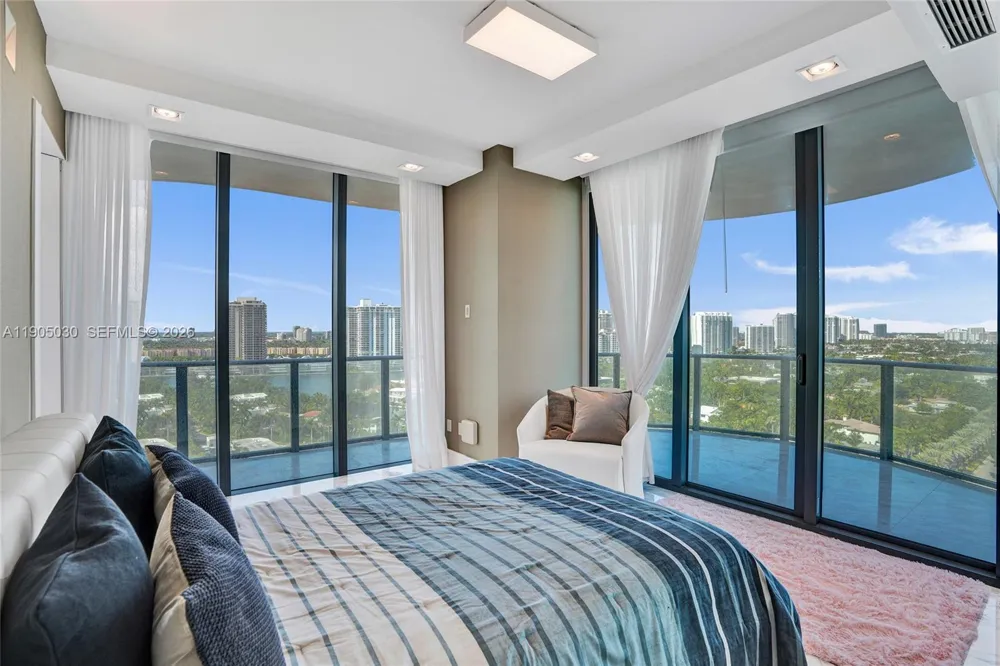 19575 Collins Ave #16 Sunny Isles Beach, FL 33160