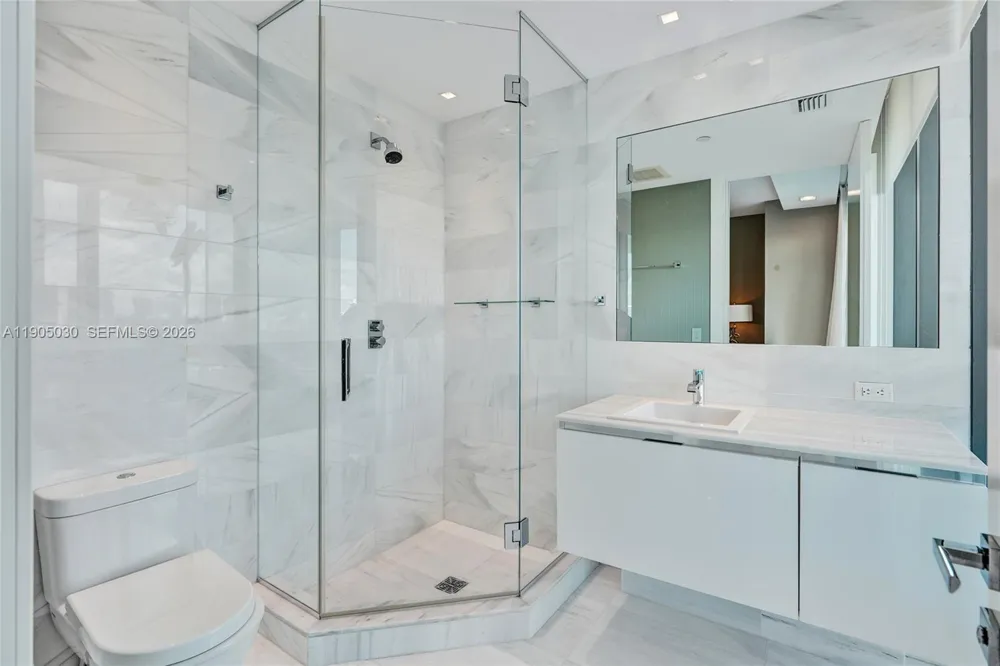 19575 Collins Ave #16 Sunny Isles Beach, FL 33160