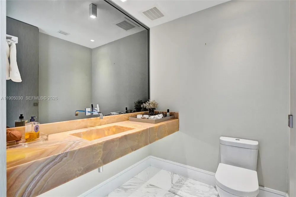 19575 Collins Ave #16 Sunny Isles Beach, FL 33160