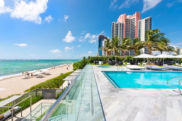 19575 Collins Ave #16 Sunny Isles Beach, FL 33160