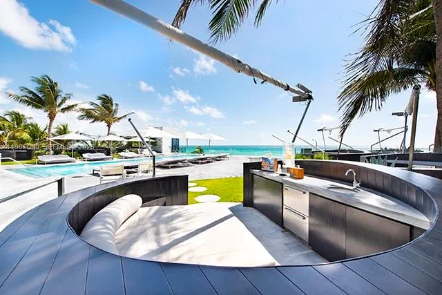 19575 Collins Ave #16 Sunny Isles Beach, FL 33160