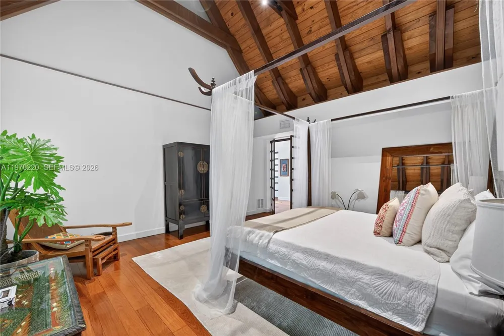 14 W San Marino Dr Miami Beach, FL 33139