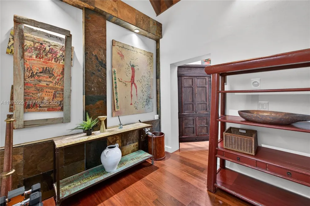 14 W San Marino Dr Miami Beach, FL 33139