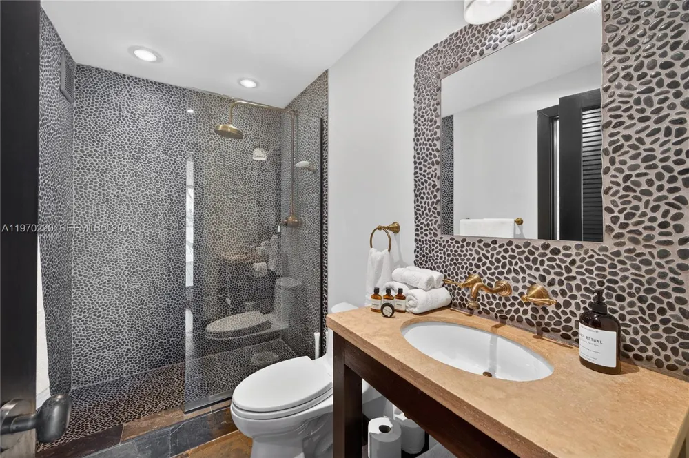 14 W San Marino Dr Miami Beach, FL 33139