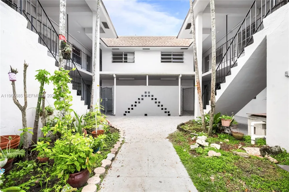 10375 SW 40th St #0 Miami, FL 33165