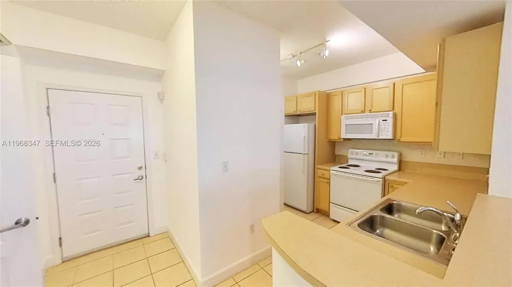 6001 SW 70th St #217 South Miami, FL 33143