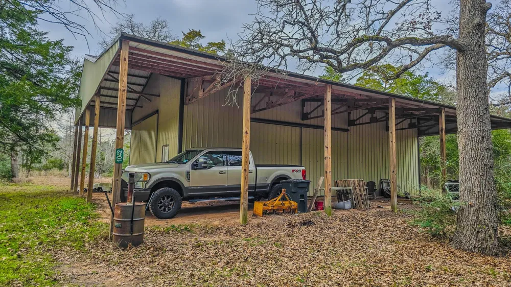 1042 Black Forest Ln Cat Spring, TX 78933