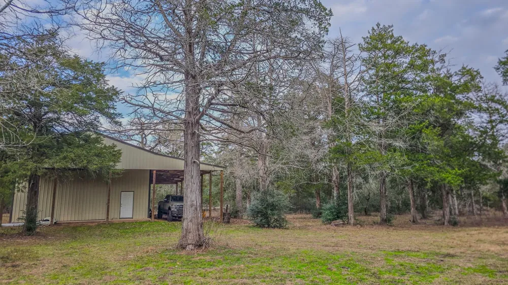 1042 Black Forest Ln Cat Spring, TX 78933