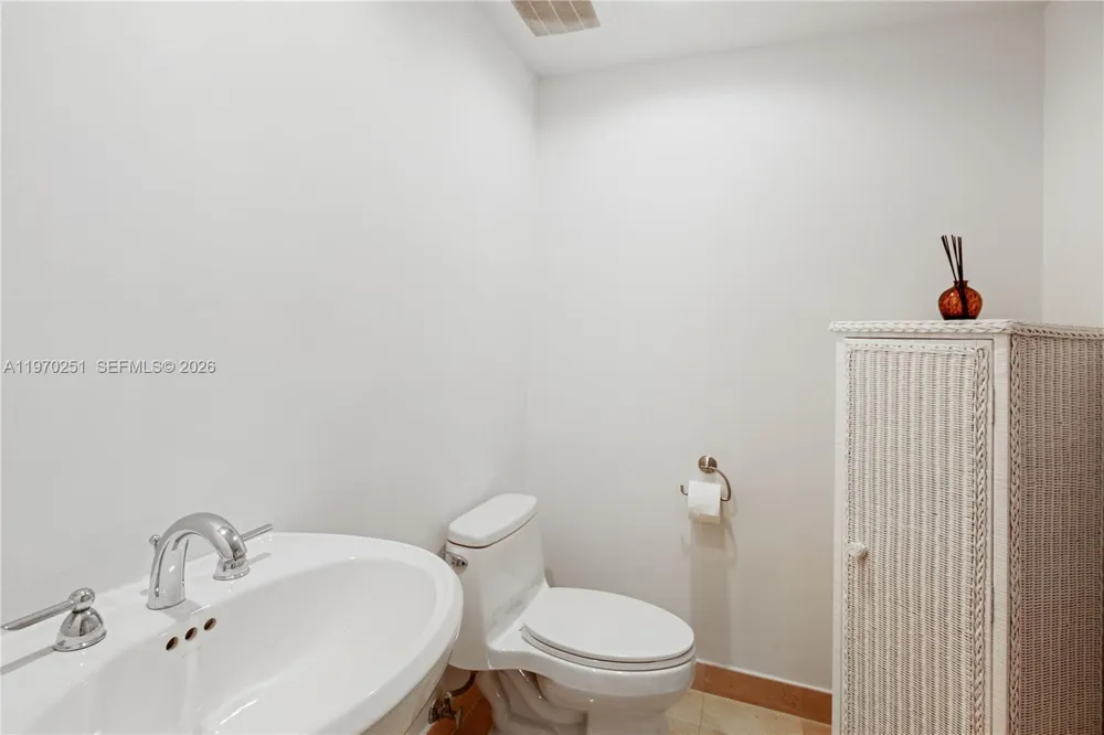 1830 S Ocean Dr #4204 Hallandale Beach, FL 33009