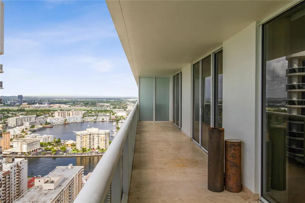 1830 S Ocean Dr #4204 Hallandale Beach, FL 33009