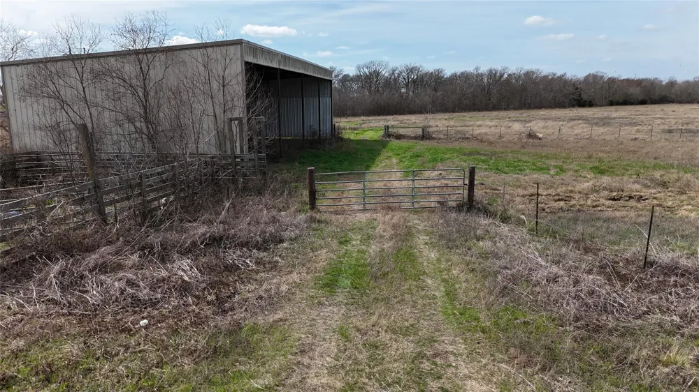 9300 County Road 420 Navasota, TX 77868