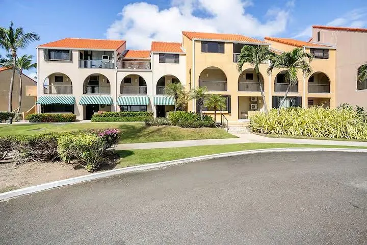 166 BEACH VILLAGE Humacao, PR 00791