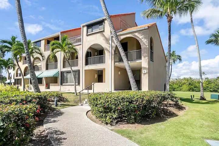 166 BEACH VILLAGE Humacao, PR 00791