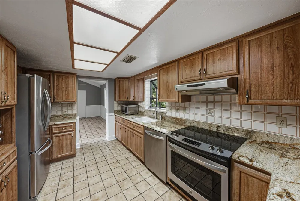 3515 GALLAGHER ROAD Dover, FL 33527