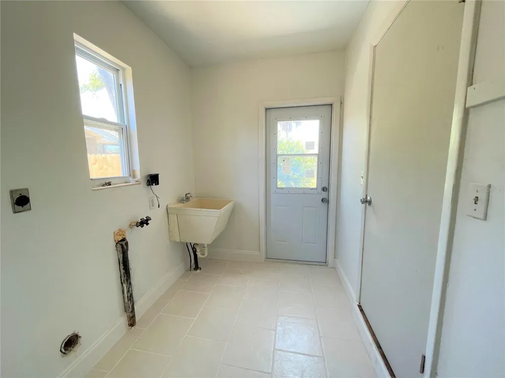 9 JEFF ROAD Largo, FL 33774