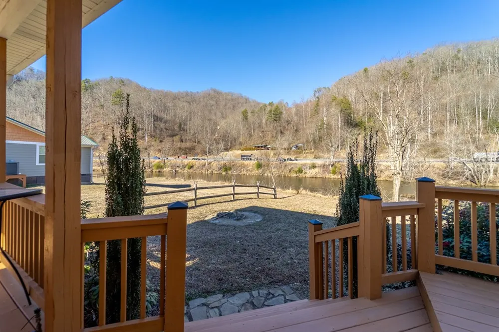 Hornet Dr. Whittier, NC 28789