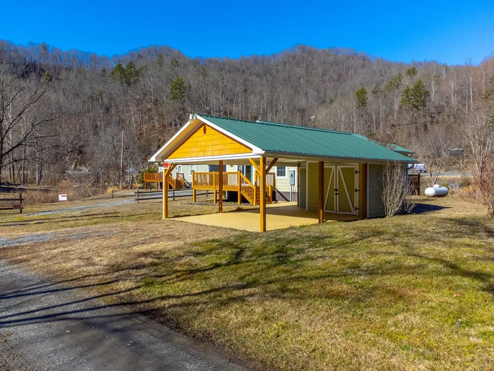 Hornet Dr. Whittier, NC 28789