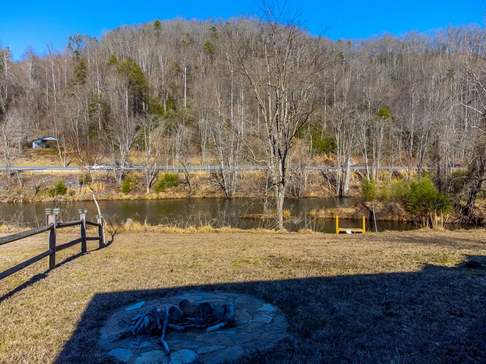Hornet Dr. Whittier, NC 28789