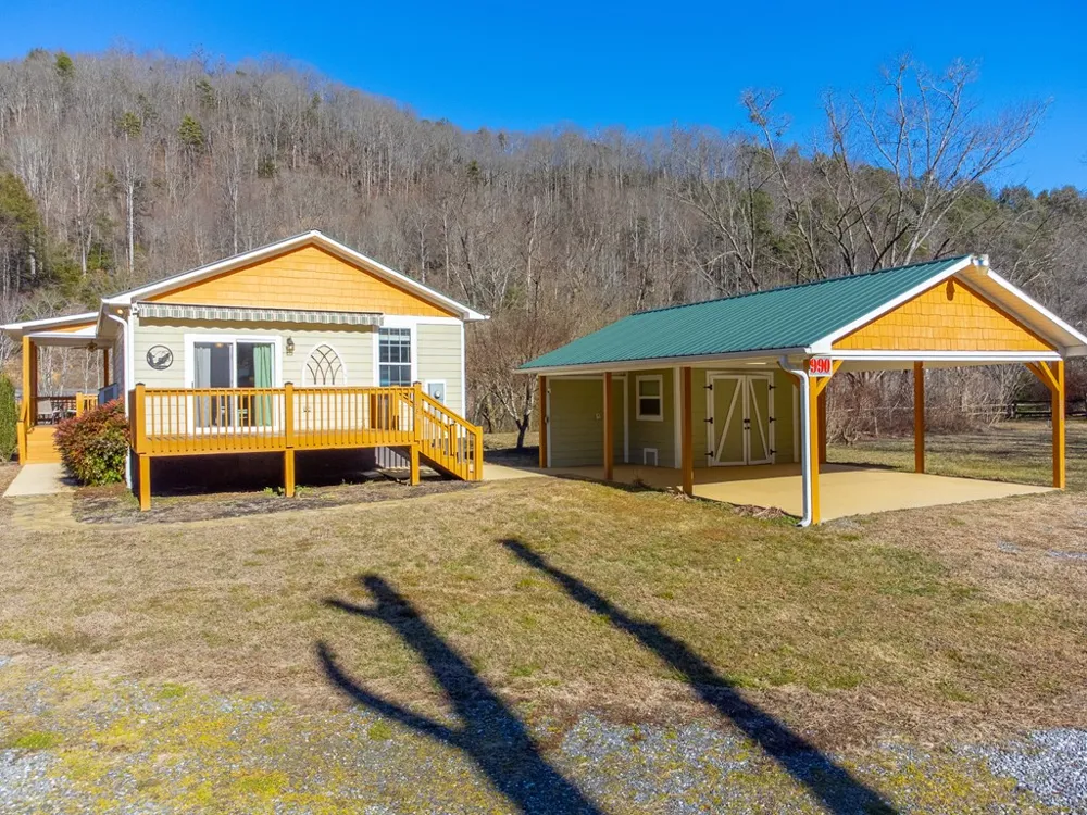 Hornet Dr. Whittier, NC 28789