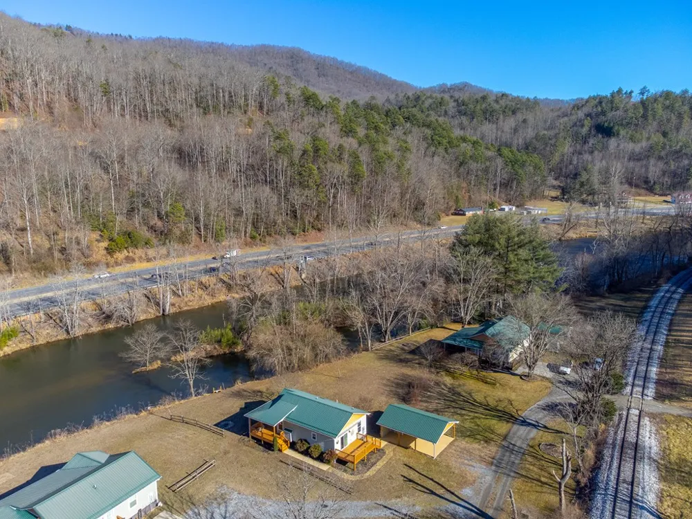 Hornet Dr. Whittier, NC 28789