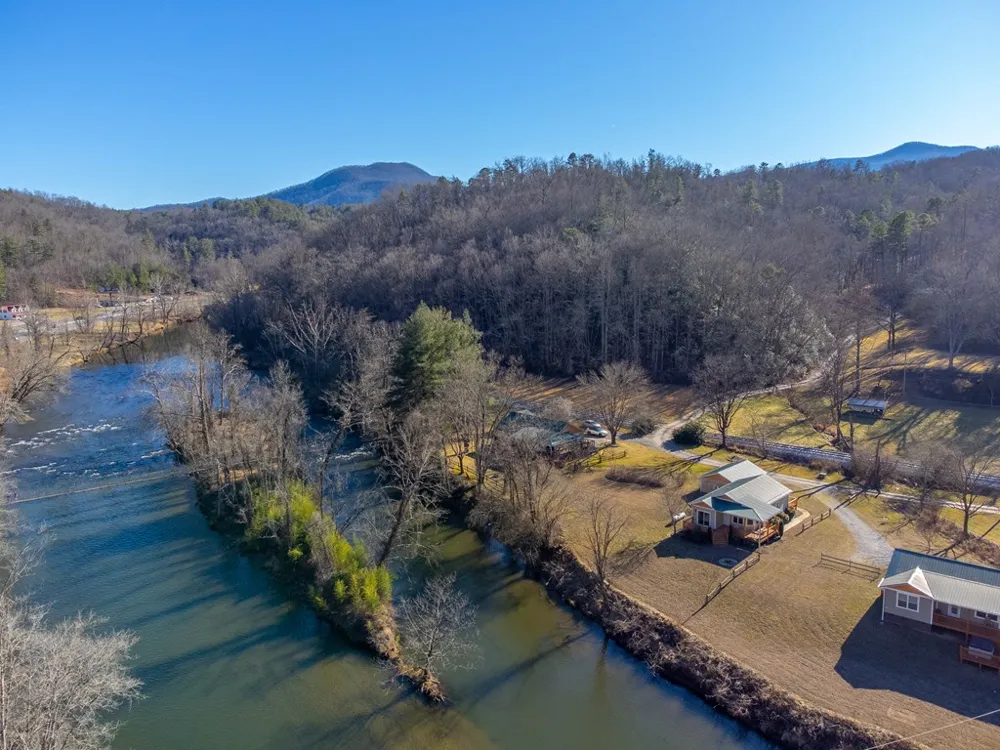 Hornet Dr. Whittier, NC 28789